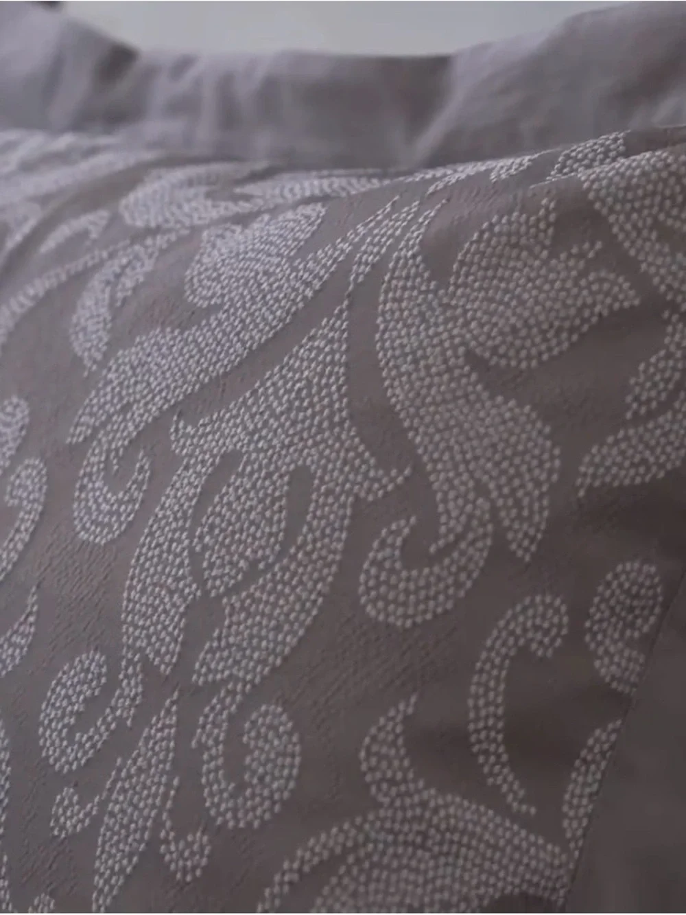 5-Pc Cal King Bedding Set Smoky Gray Jacquard Wynne Comforter Sham Skirt Pillow
